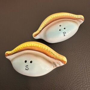 Vtg 1950s Napco PY Cowrie Shell Salt & Pepper Shakers